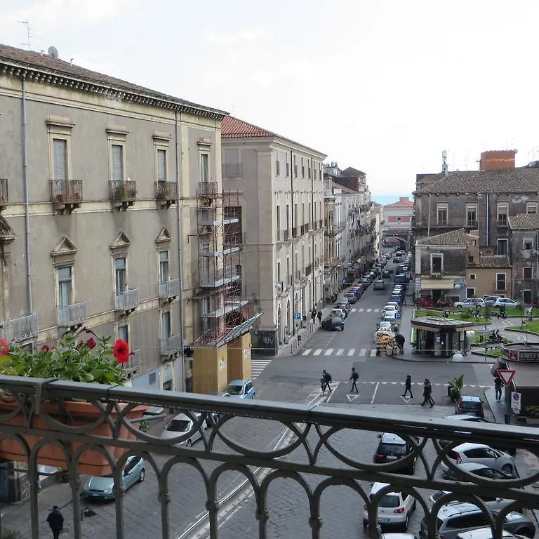 B&B Al Teatro Massimo Katania 2*,  Włochy