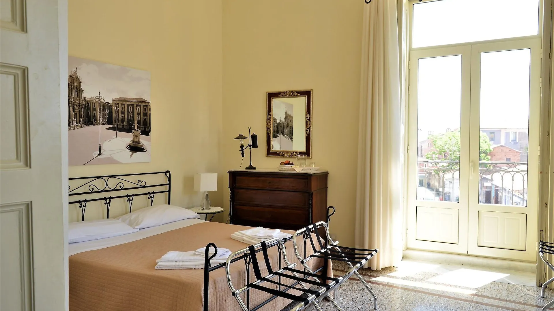 B&B Al Teatro Massimo Katania Nocleg ze śniadaniem