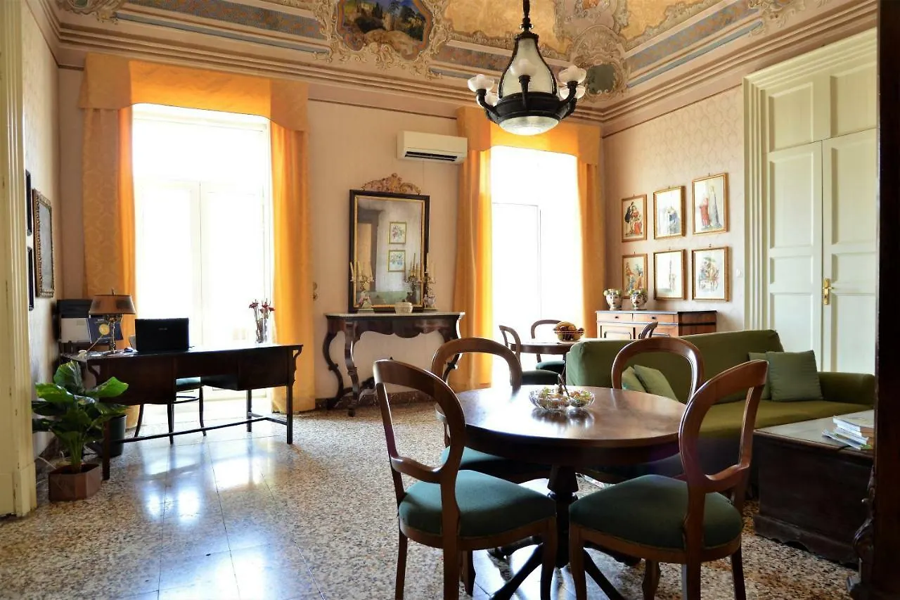** Nocleg ze śniadaniem B&B Al Teatro Massimo Katania Włochy