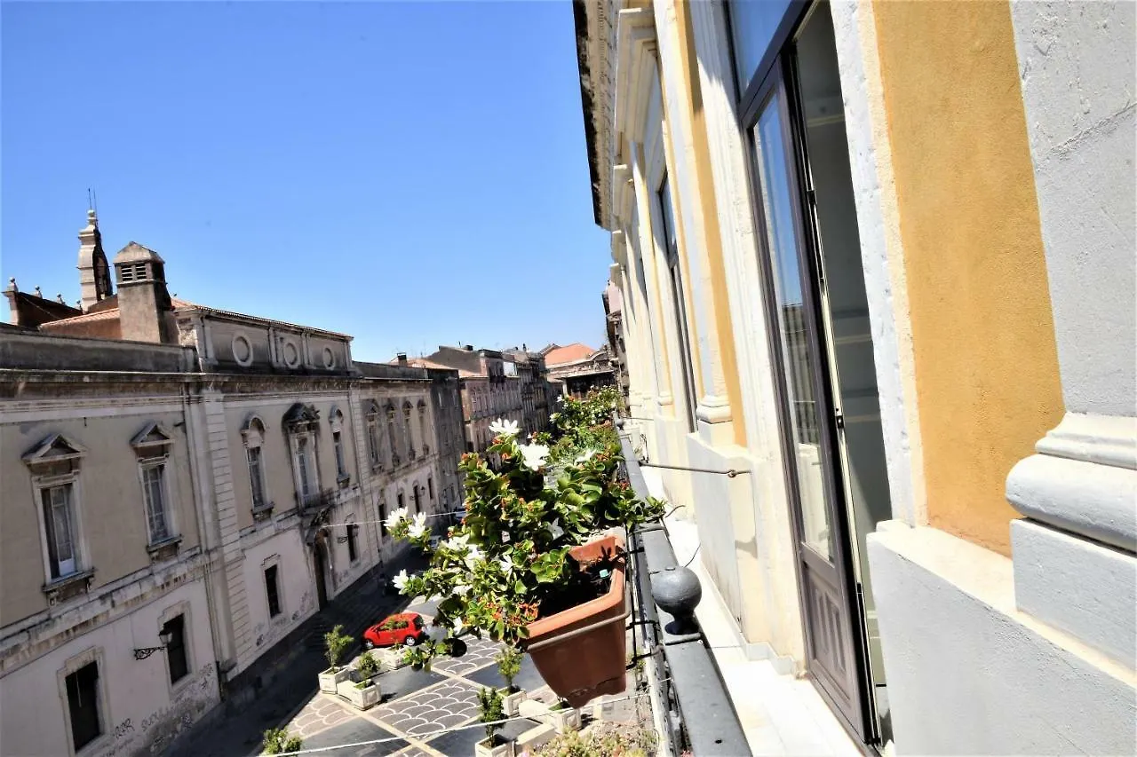 Nocleg ze śniadaniem B&B Al Teatro Massimo Katania