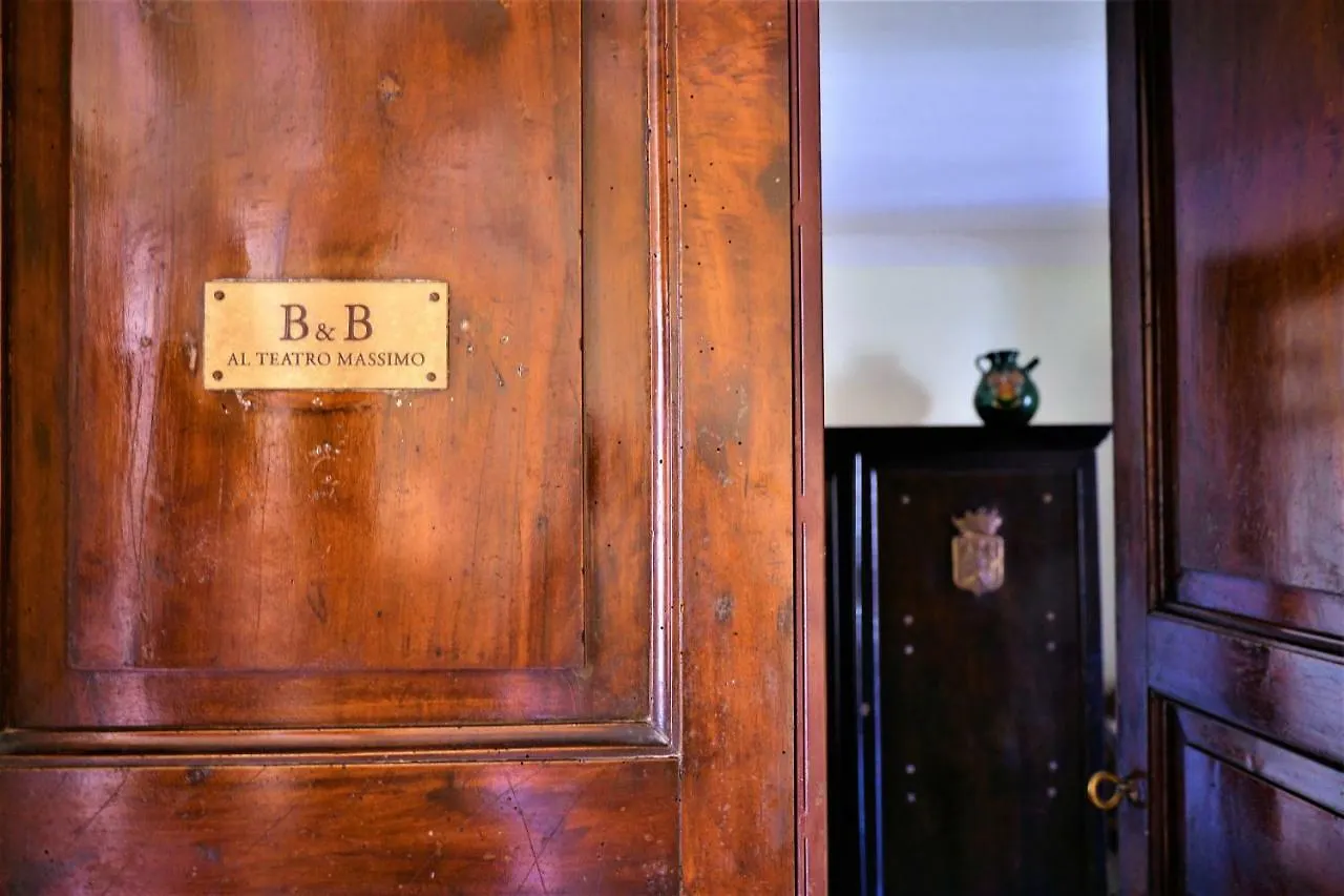 Nocleg ze śniadaniem B&B Al Teatro Massimo Katania